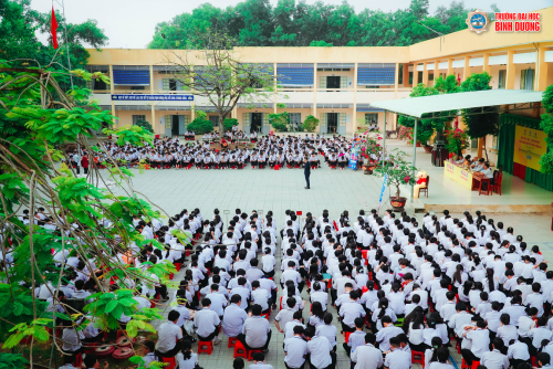 Tư vấn hướng nghiệp cho hơn 1000 học sinh tại Tây Ninh